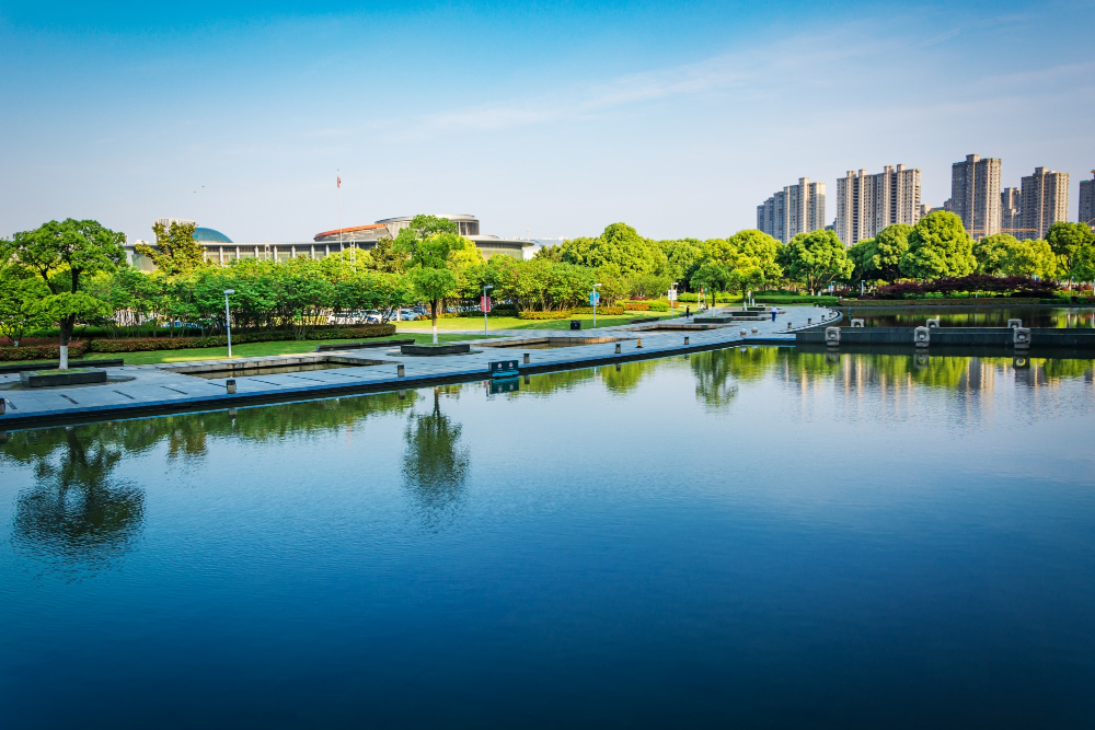 Urban waterway and green infrastructure supporting flood resilience and stormwater management in Melbourne’s Elster Creek catchment